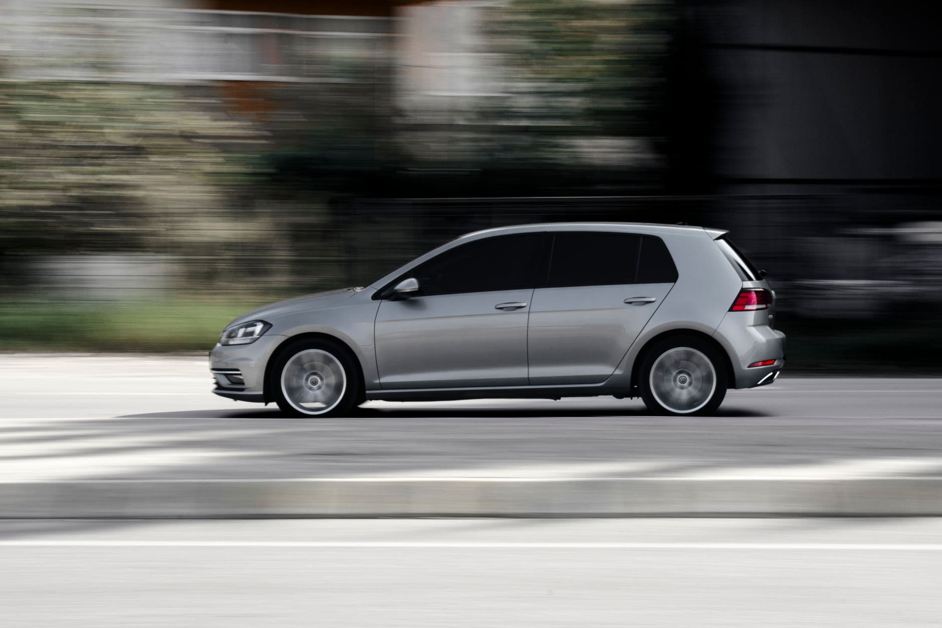 7 City Car Terbaik untuk Touring Jarak Jauh: Hemat BBM & Nyaman!